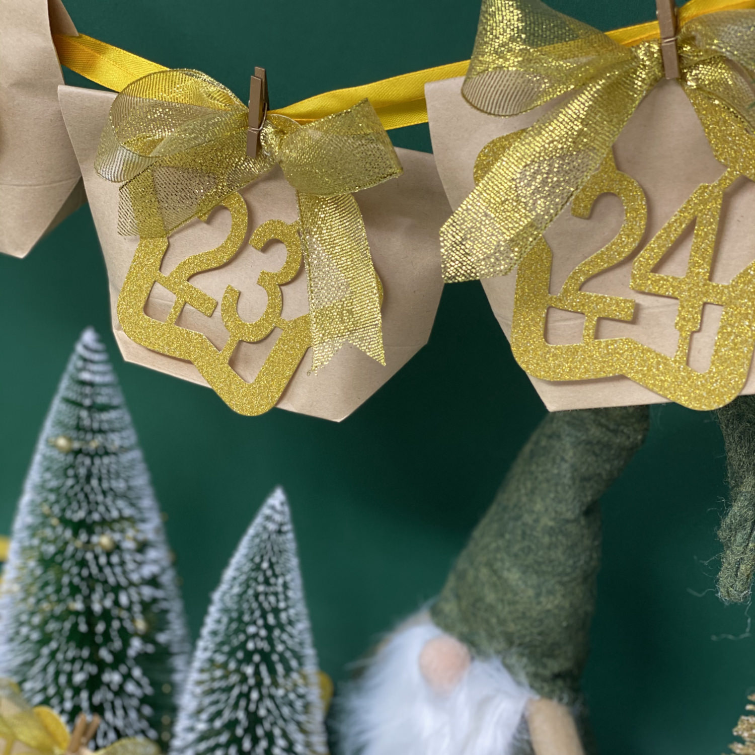 24 Zahlen Anhänger 1-24 mit Schnur und Glitzereffekt für DIY Adventskalender  Weihnachten Deko gold