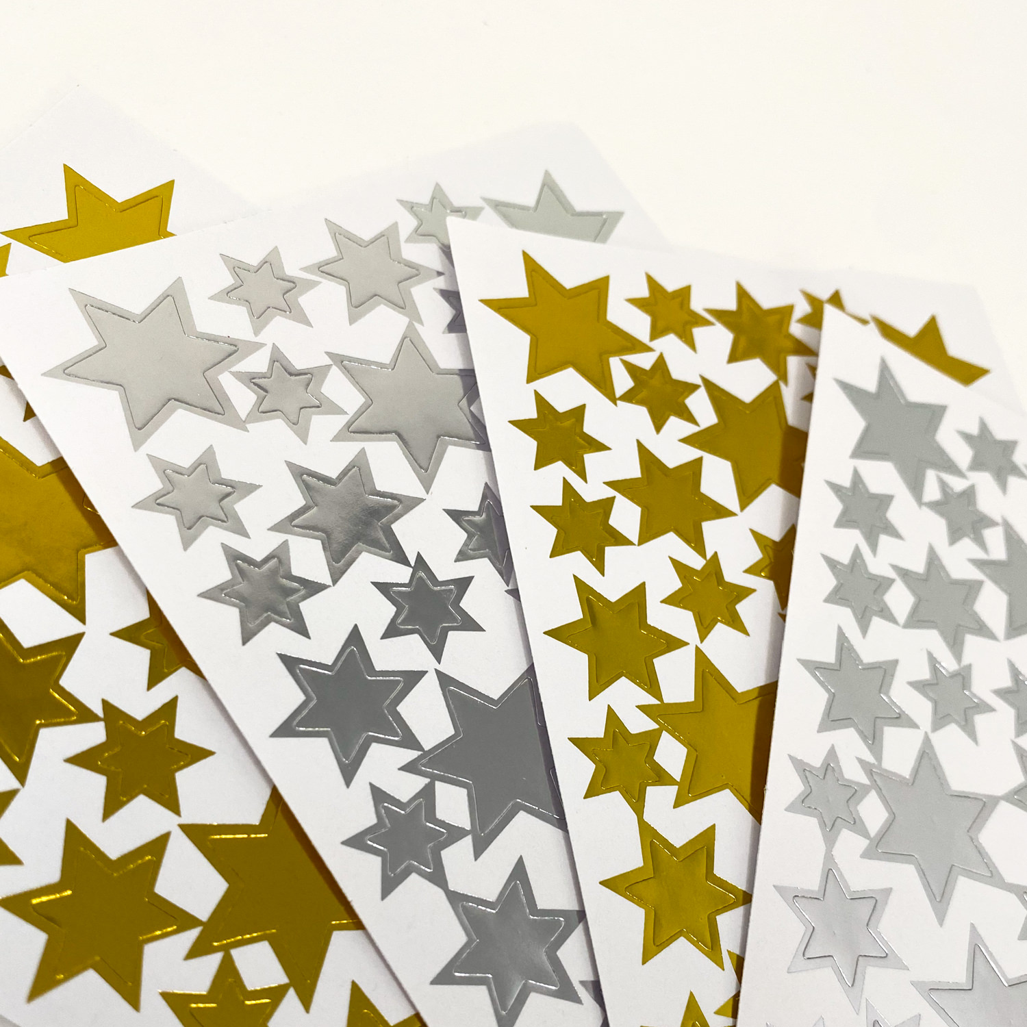 2 Bände Stern Aufkleber,Goldene Sterne Groß Gold und Silber Sterne Aufkleber,Glänzendes  Funkeln Sterne Belohnung Sticker für Halloween Dress Up Aufkleber  Weihnachtsdekoration Aufkleber(1000 Stück) : : Bürobedarf &  Schreibwaren