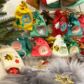12 Baumwollsäckchen Baumwollbeutel mit Zugband Stoffsäckchen für Geschenke als Deko Weihnachten braun