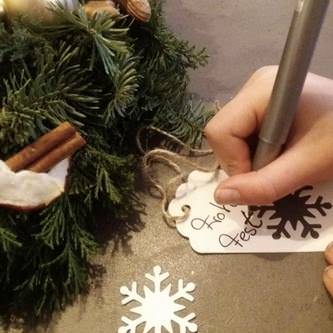 20 Geschenkanhänger Weihnachtsbaum Deko Anhänger - weiß Schneeflocke