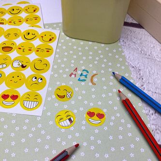 200 Smiley Sticker Set Aufkleber Mix verschiedene Stimmungen  - gelb
