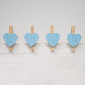 50 Mini Herz Holz Wäscheklammern Holz Miniklammern mit Herzen kleine Deko Klammern Hochzeit - blau
