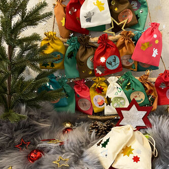 24 Engel Sticker Aufkleber glänzend für Weihnachten Weihnachtsdeko Geschenkdeko Basteln - silber
