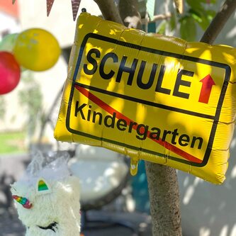 Schuleinführung Schulanfang Einschulung Deko Set - Folien Ballon Zuckertüte + Kindergarten / Schule + HURRA Schulkind