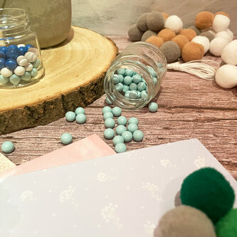 Holz Perlen ohne Loch zum Basteln für Mädchen Jungen als DIY Dekoration und Streudeko blau türkis weiß
