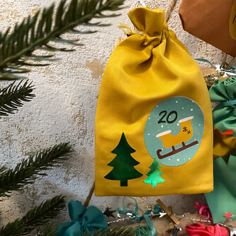 42 Tannenbaum Sticker Weihnachtsbaum Aufkleber Glänzend für Weihnachten Weihnachtsdeko Basteln - grün